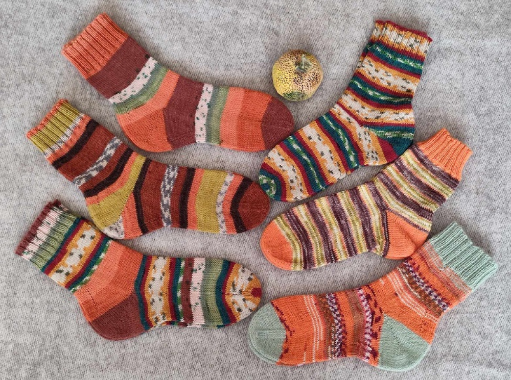 Handmade knitted woolen pattern socks