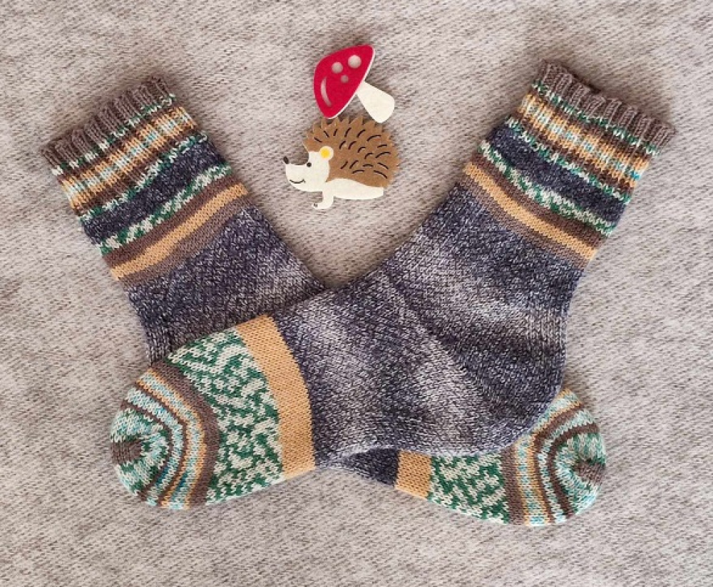 Handmade knitted woolen pattern socks