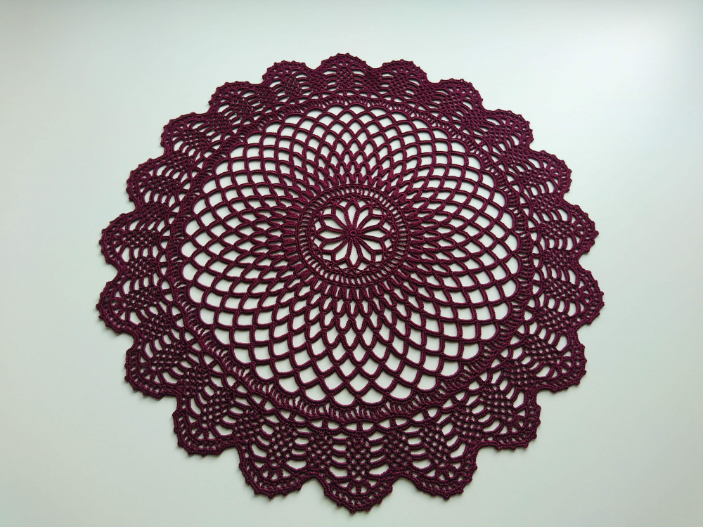 Doily "Infinity", dark raspberry picture no. 2