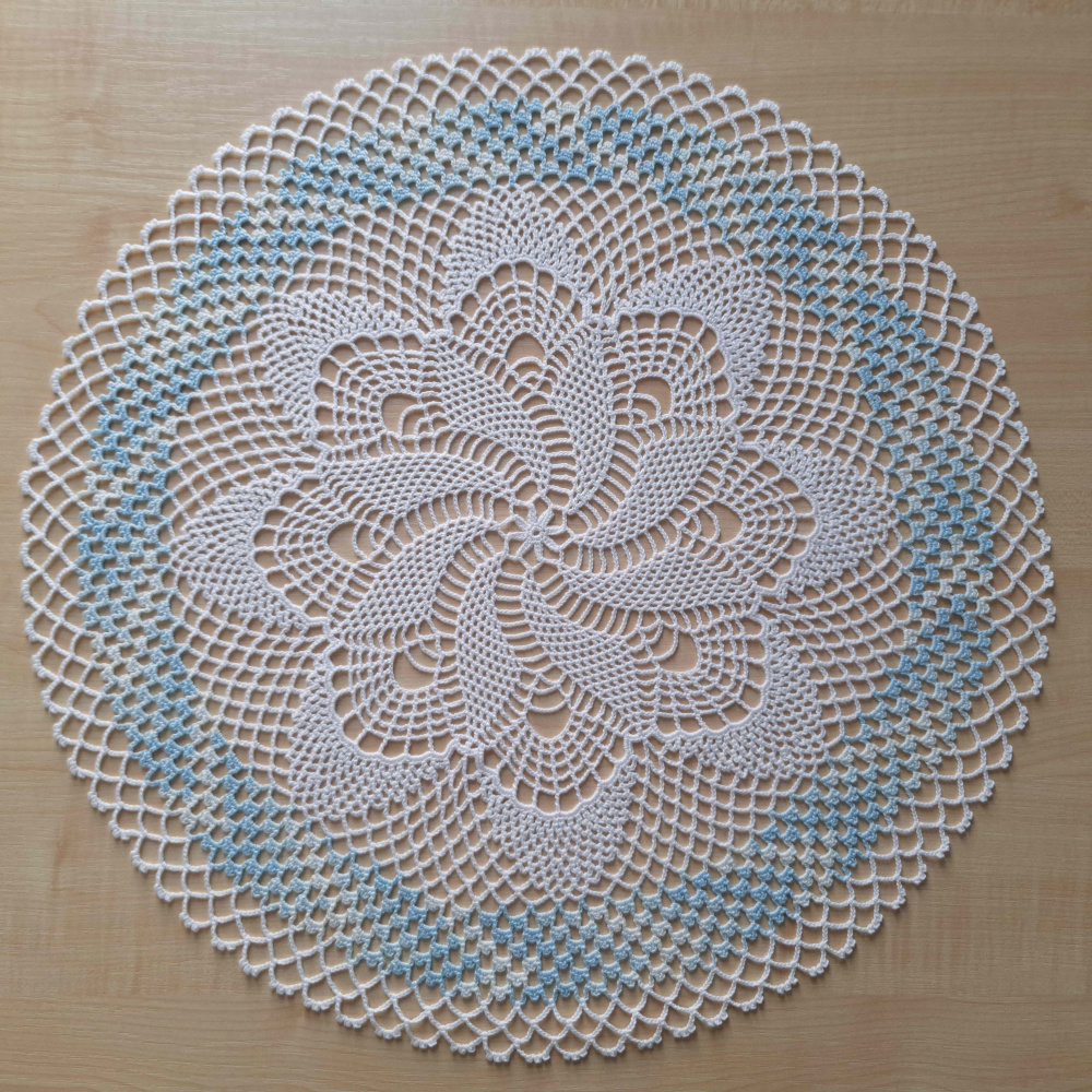 Doily "Dream" (white/bluish motley) picture no. 3