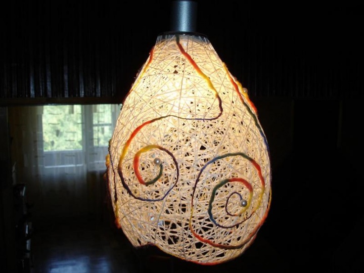 Lanterns made from yarn