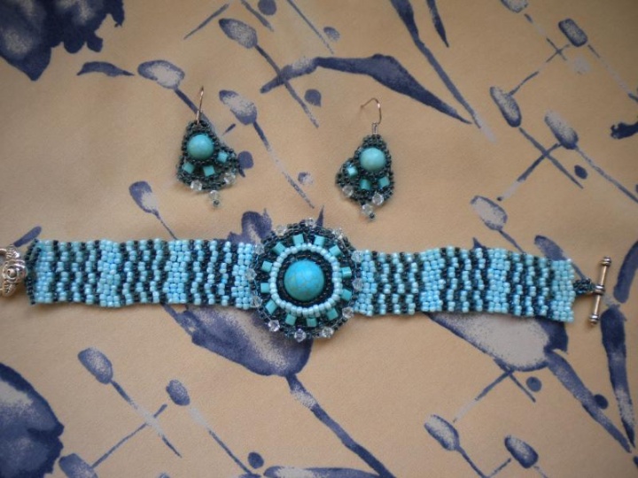 Bracelet and earrings with turquoise