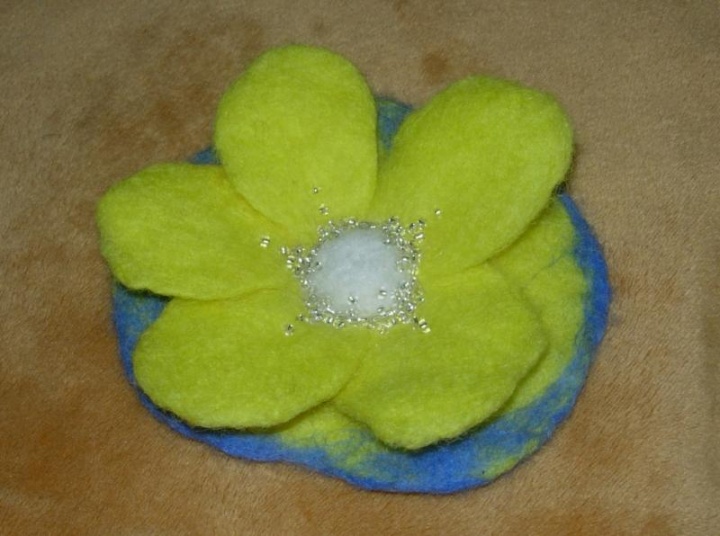 Brooch " anemones "