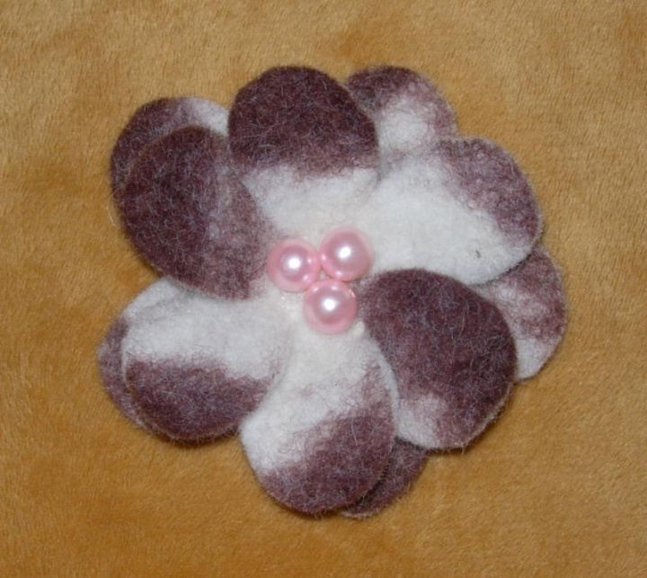 Brooch " Pearl Flower "