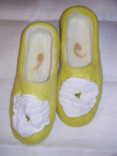 Felt slippers