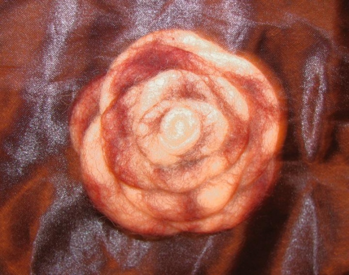 Roses ring brooch