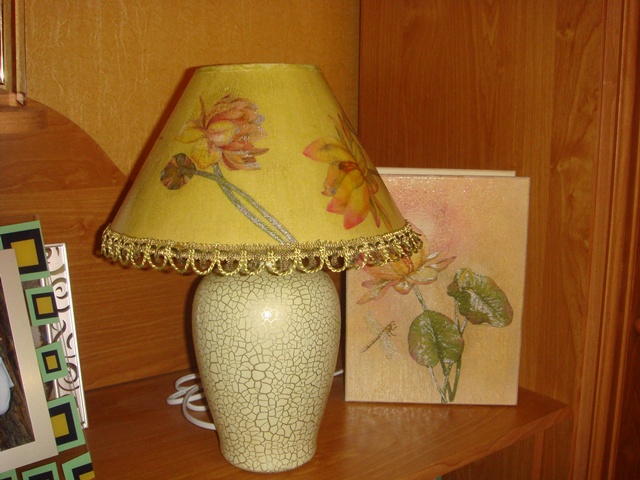 lamps and jewelry boxes