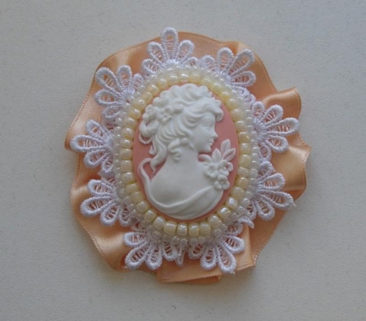 Brooch " Lady "