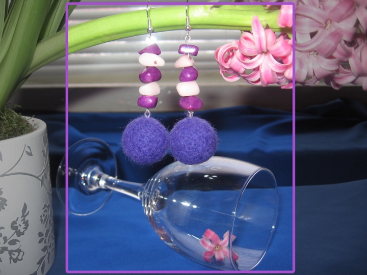 Violet earrings