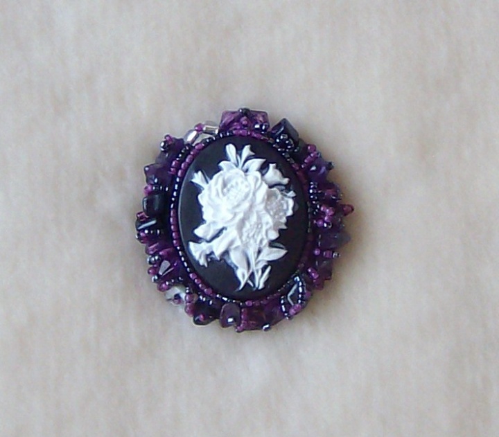 NO. 50 colored amethyst brooch