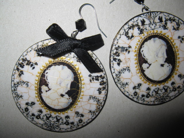 Decoupage earrings " Cameo "