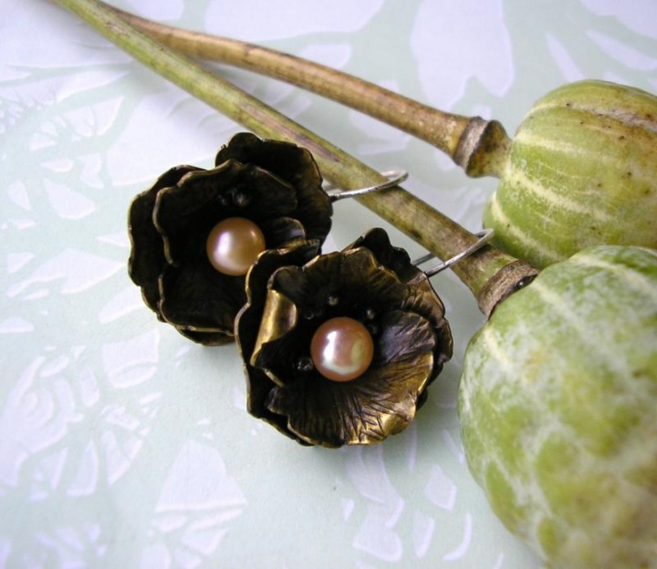 earrings poppies