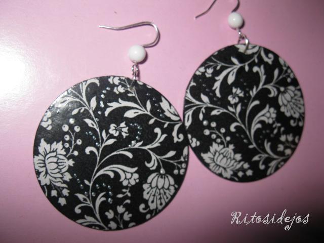 decoupage earrings JUODA_BALTA