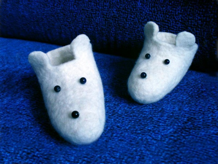 Felt shoes " bear cub "