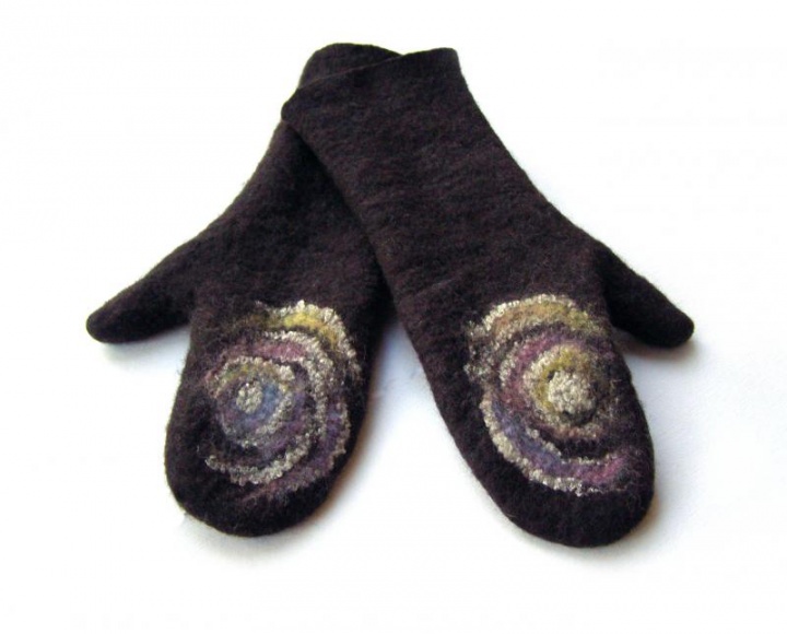 Felt gloves Saturn