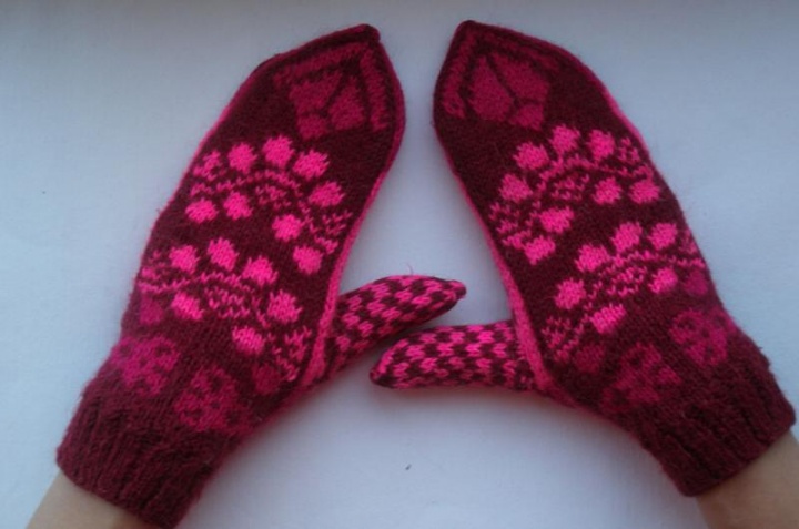 patterned gloves picture no. 2