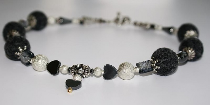 Beads " asphalt "