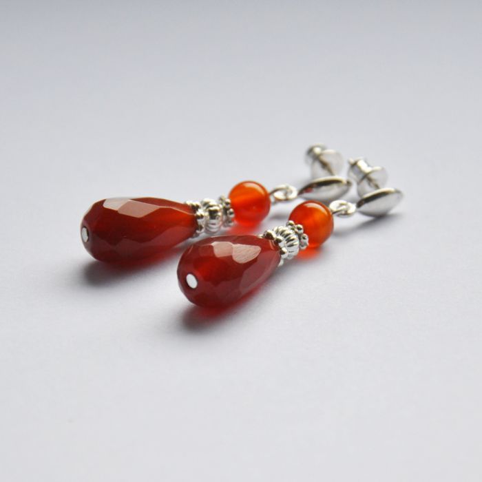 Carnelian drops