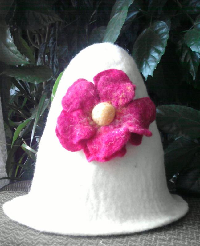 The bath hat with flower