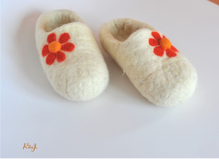 Children felt slippers