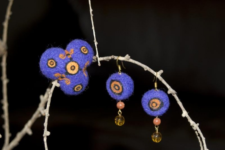 brooch and earrings