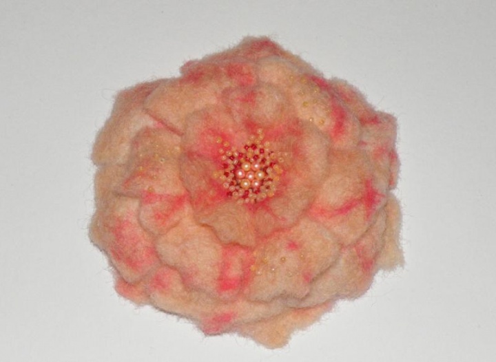 Brooch - peach flower