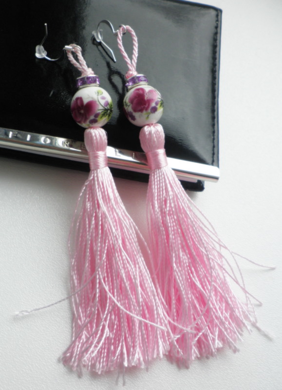 Pink tassels picture no. 2