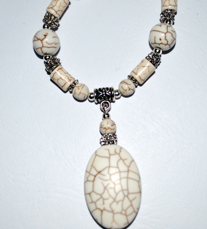 Complete with howlite picture no. 3