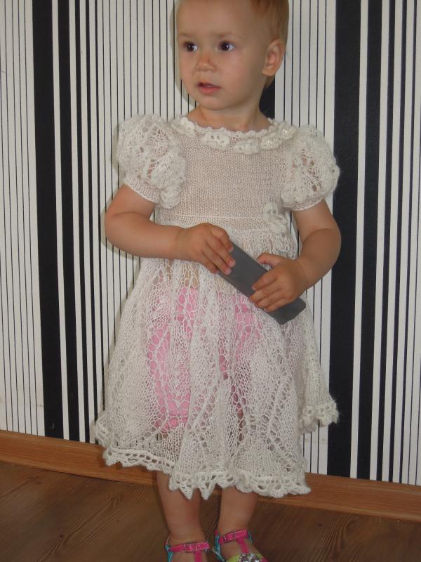 Christening dresses LEAFLETS