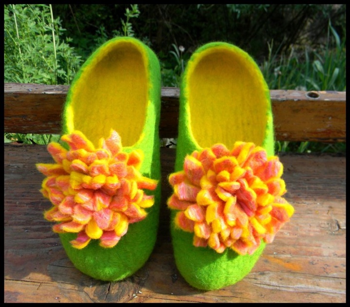 slippers