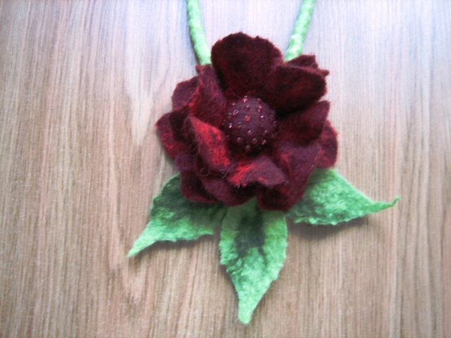 Veltas Jewelry " Red flower " picture no. 3