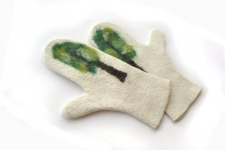 Felt gloves Trees