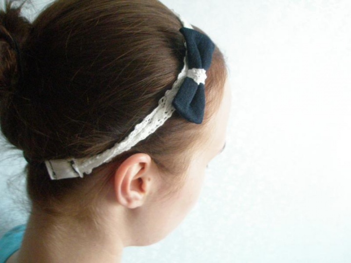 Hair band with ribbon