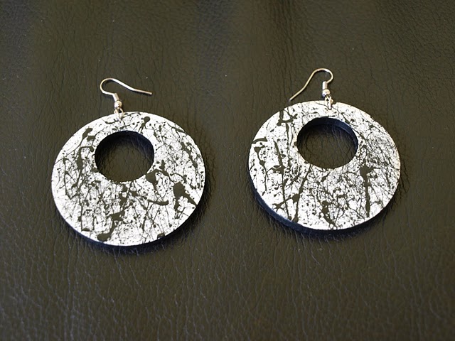 Earrings white black picture no. 2