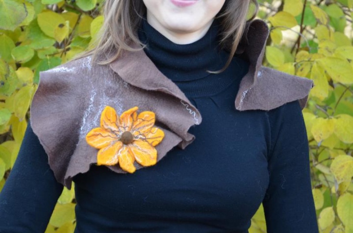 A small brown scarf