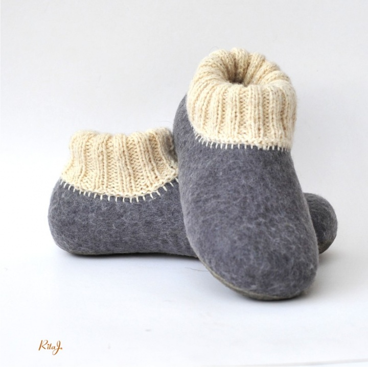 Felt slippers to knit