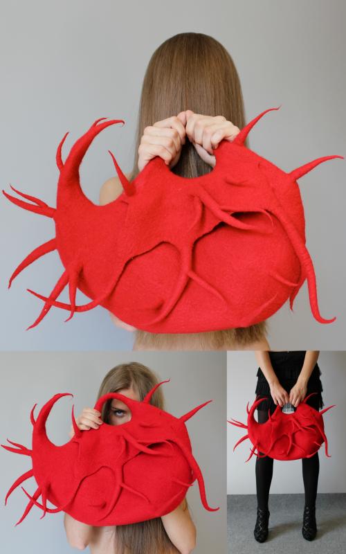 Felt Bag " Red Paw "