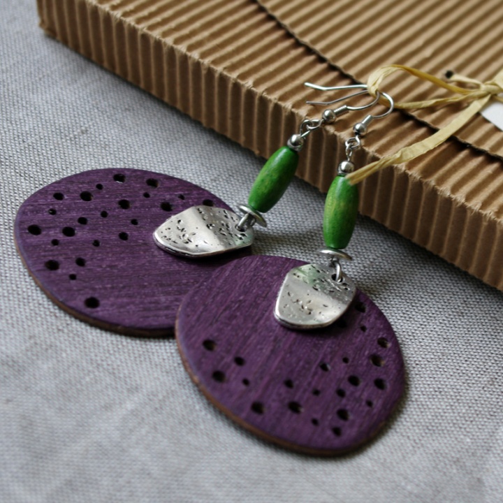 Green meadow - earrings made of wood picture no. 3