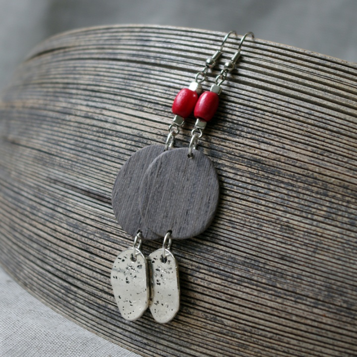 Berries in the winter - earrings made of wood