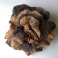 Simple flower - brooch - Brooches - felting