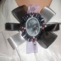 Youthful fondness - Brooches - beadwork