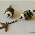 Green sparrow - Earrings - beadwork